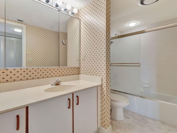 3322 Casseekey Island Road 502, Jupiter FL 33477