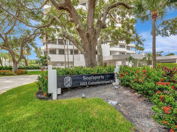 3322 Casseekey Island Road 502, Jupiter FL 33477