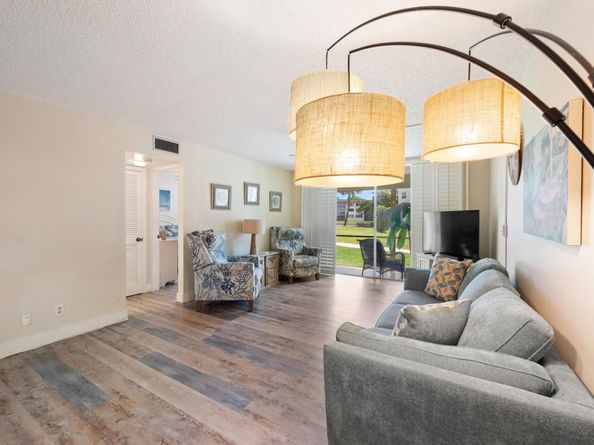 311 S Hollybrook Dr 104, Pembroke Pines FL 33025