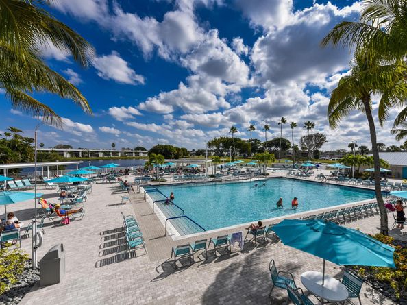 398 Flanders I I, Delray Beach FL 33484