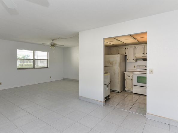 398 Flanders I I, Delray Beach FL 33484