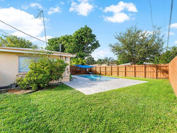 4780 NE 8th Terrace, Oakland Park FL 33334