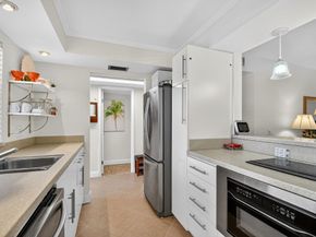 7 Golfs Edge D, West Palm Beach FL 33417