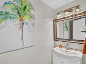 7 Golfs Edge D, West Palm Beach FL 33417