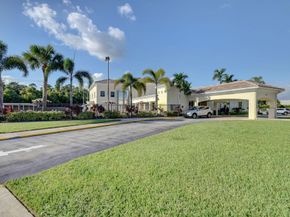 7 Golfs Edge D, West Palm Beach FL 33417