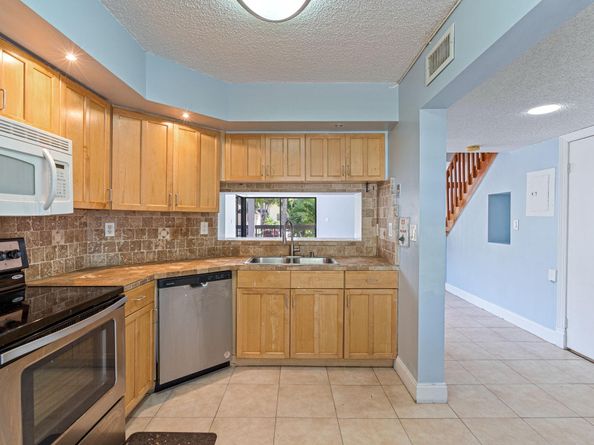 13022 SW 88 Terrace North 201, Miami FL 33186