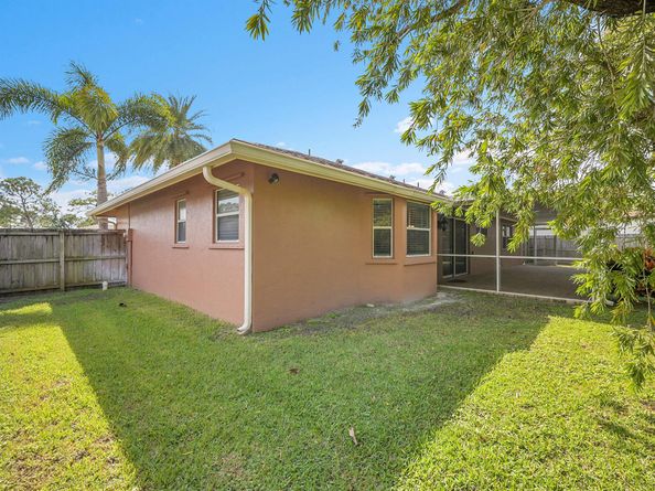 112 Laurel Way, Royal Palm Beach FL 33411