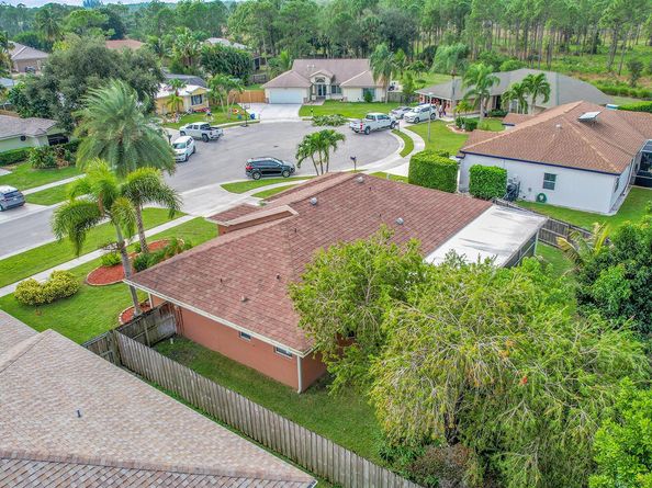 112 Laurel Way, Royal Palm Beach FL 33411