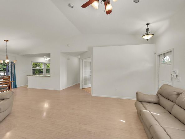 112 Laurel Way, Royal Palm Beach FL 33411