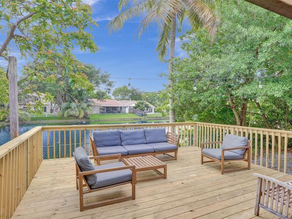 2945 Begonia Way, Cooper City FL 33026