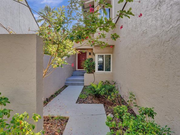 2945 Begonia Way, Cooper City FL 33026