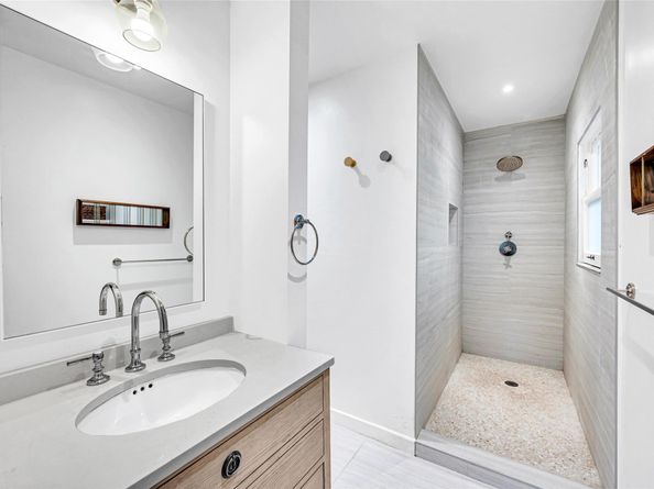 711 NE 17th Ave, Fort Lauderdale FL 33304