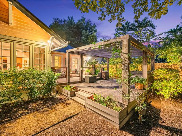 711 NE 17th Ave, Fort Lauderdale FL 33304