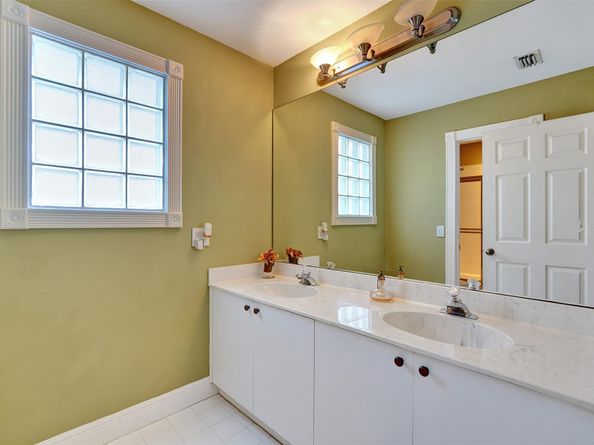 10902 Tamoron Ln, Boca Raton FL 33498