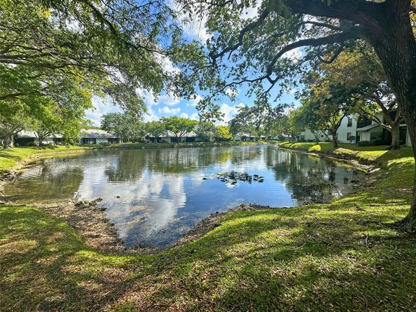 3833 Carambola Cir 2968, Pompano Beach FL 33066