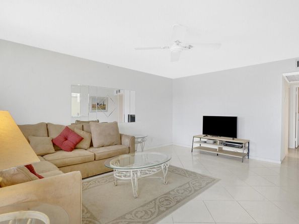 143 Somerset G, West Palm Beach FL 33417