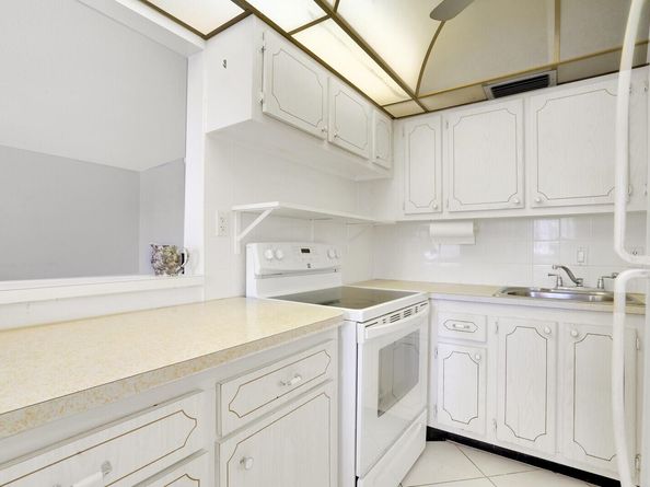 143 Somerset G, West Palm Beach FL 33417