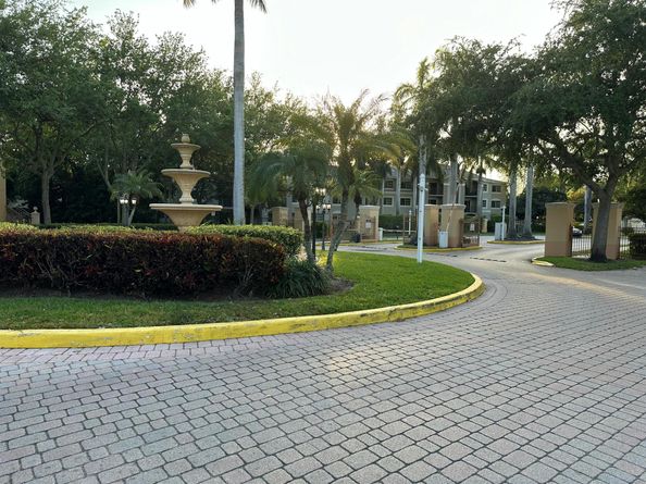 4211 San Marino Boulevard 304, West Palm Beach FL 33409