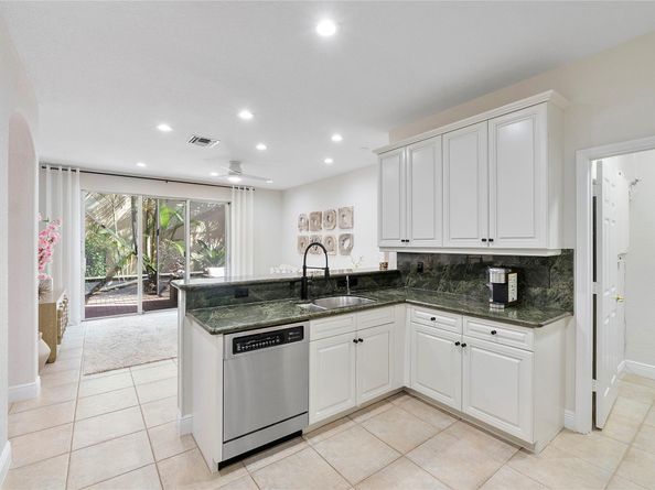 5859 NW 119th Dr, Coral Springs FL 33076