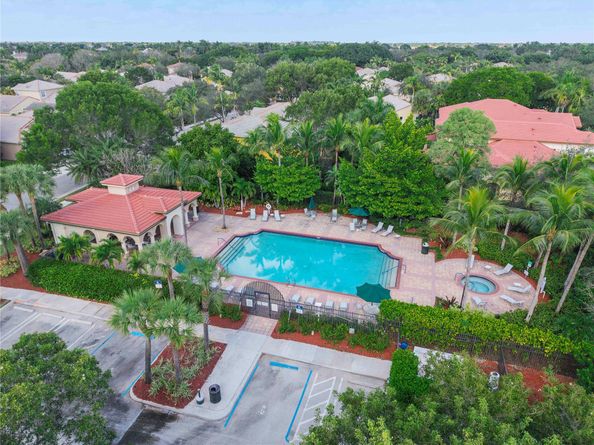 5859 NW 119th Dr, Coral Springs FL 33076