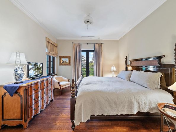 143 Clarendon Avenue, Palm Beach FL 33480