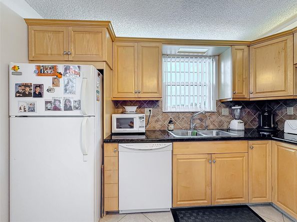 4930 E Sabal Palm Blvd 301, Tamarac FL 33319