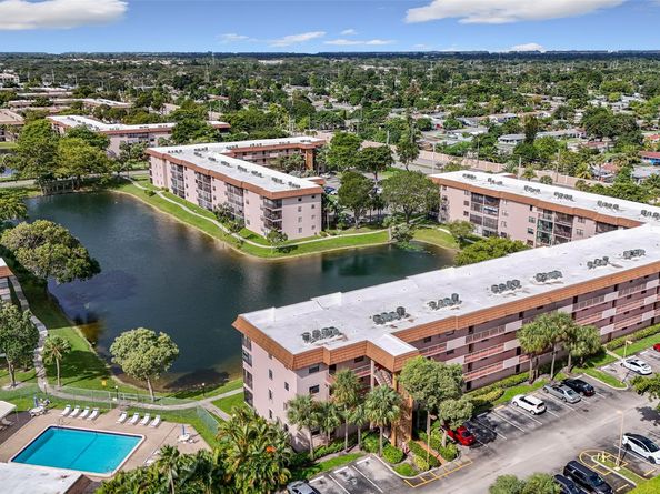 4930 E Sabal Palm Blvd 301, Tamarac FL 33319