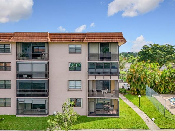 4930 E Sabal Palm Blvd 301, Tamarac FL 33319