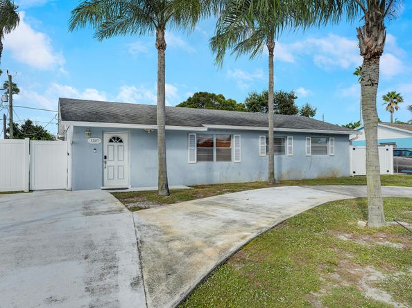 1207 Choctaw Street, Jupiter FL 33458