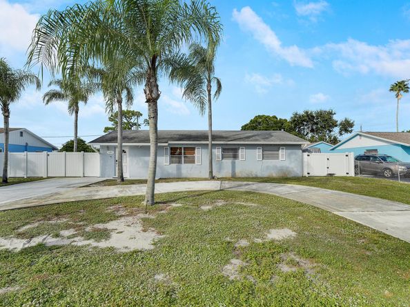 1207 Choctaw Street, Jupiter FL 33458