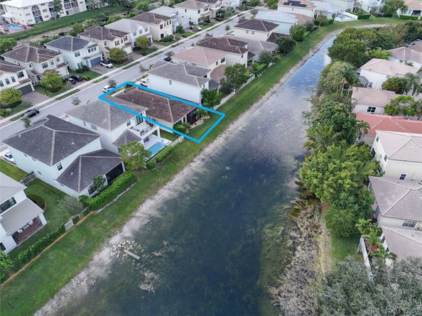 8805 NW 37th Dr, Coral Springs FL 33065