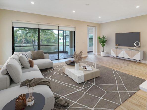 8805 NW 37th Dr, Coral Springs FL 33065