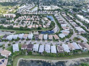 8805 NW 37th Dr, Coral Springs FL 33065