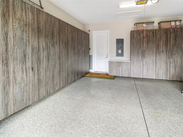 8805 NW 37th Dr, Coral Springs FL 33065