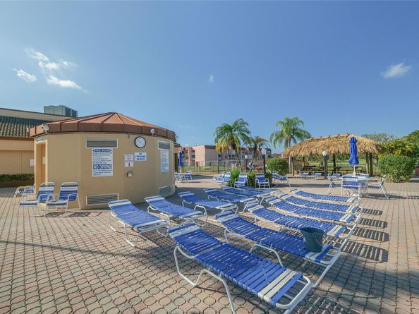 9380 Sunrise Lakes Blvd 207, Sunrise FL 33322