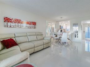 9380 Sunrise Lakes Blvd 207, Sunrise FL 33322