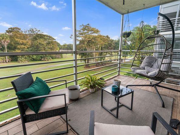 3930 Oaks Clubhouse Dr 304, Pompano Beach FL 33069