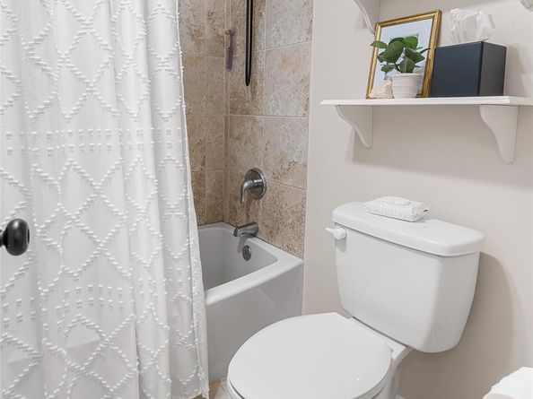 3930 Oaks Clubhouse Dr 304, Pompano Beach FL 33069