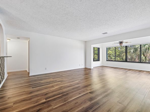 300 N Highway A1a 303g, Jupiter FL 33477