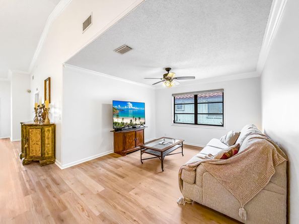 6367 Kings Gate Circle, Delray Beach FL 33484