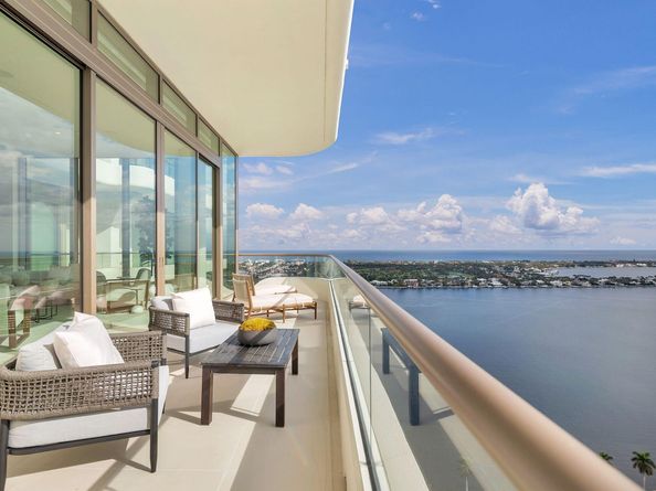 200 Arkona Court 2501 PhG, West Palm Beach FL 33401