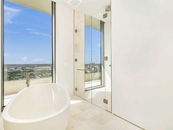 200 Arkona Court 2501 PhG, West Palm Beach FL 33401