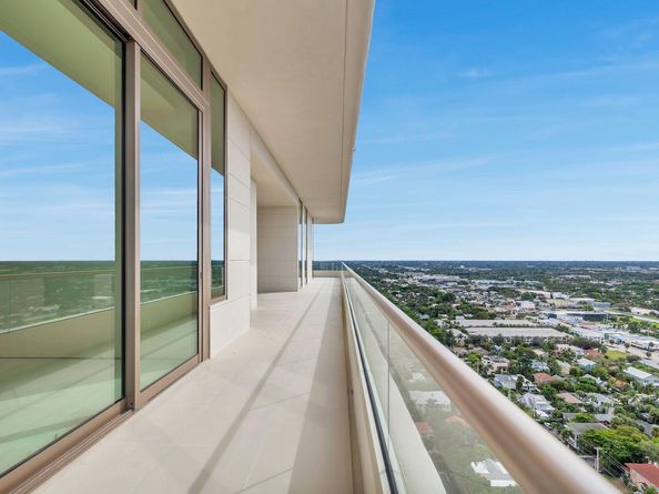 200 Arkona Court 2501 PhG, West Palm Beach FL 33401