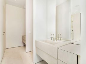 200 Arkona Court 2501 PhG, West Palm Beach FL 33401