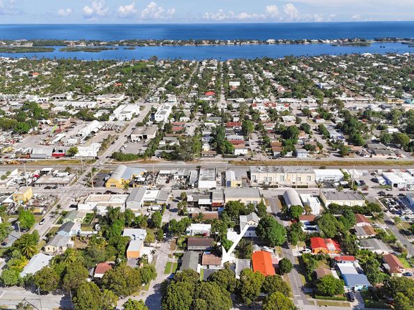 5604 Garden Avenue, West Palm Beach FL 33405