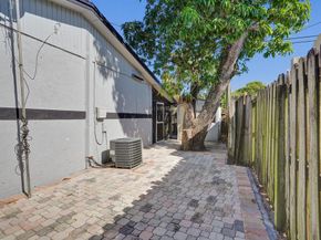 5604 Garden Avenue, West Palm Beach FL 33405