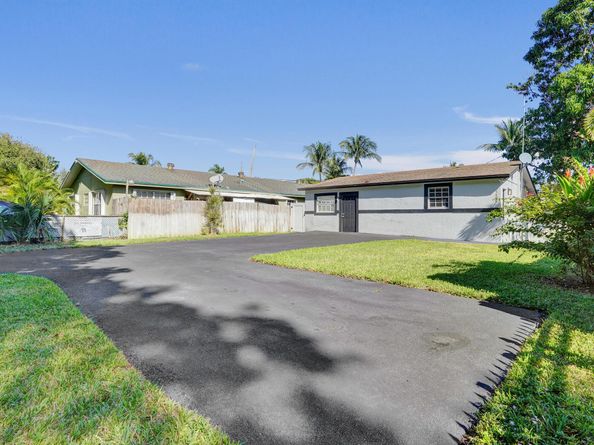 5604 Garden Avenue, West Palm Beach FL 33405