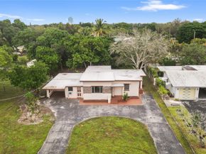 5705 Harding St, Hollywood FL 33021