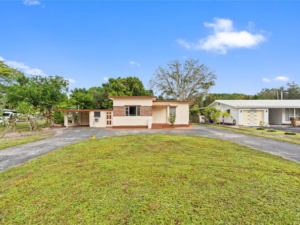 5705 Harding St, Hollywood FL 33021