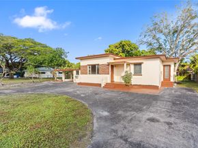 5705 Harding St, Hollywood FL 33021